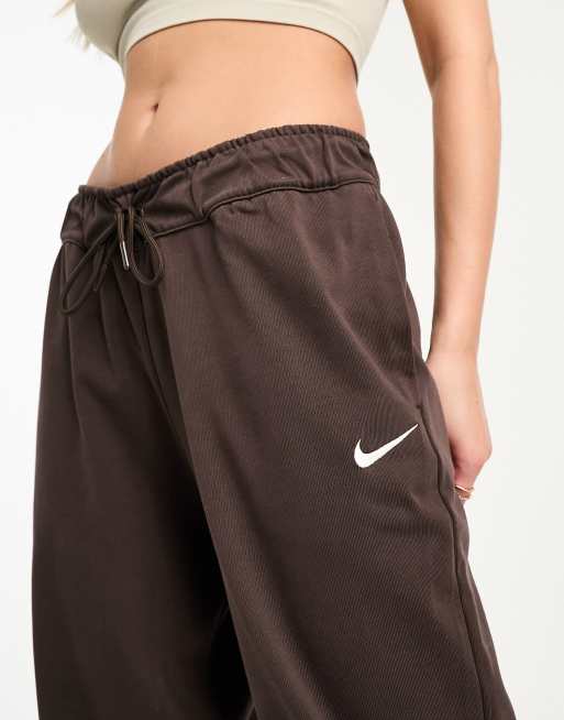 Short best sale nike joggers