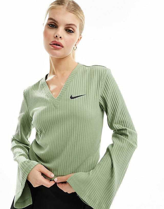 Nike - statement jersey rib v-neck long sleeve top in oil green