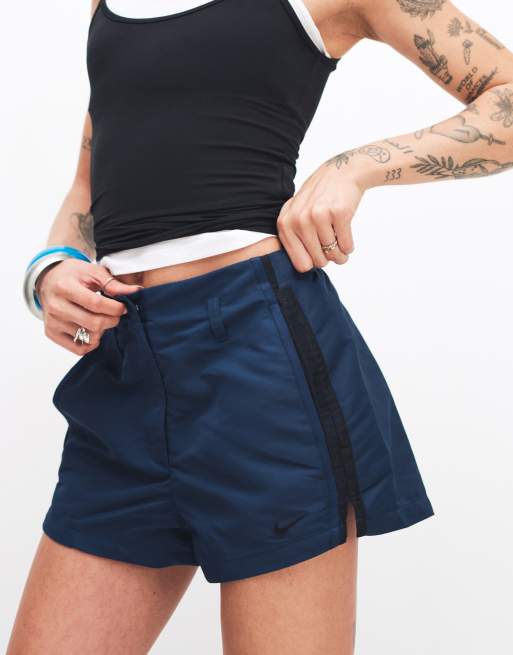 Nike Street 2 inch shorts in navy and black, 2 of 5