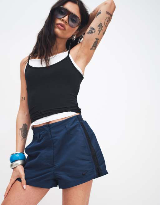 Nike Street 2 inch shorts in navy and black, 3 of 5