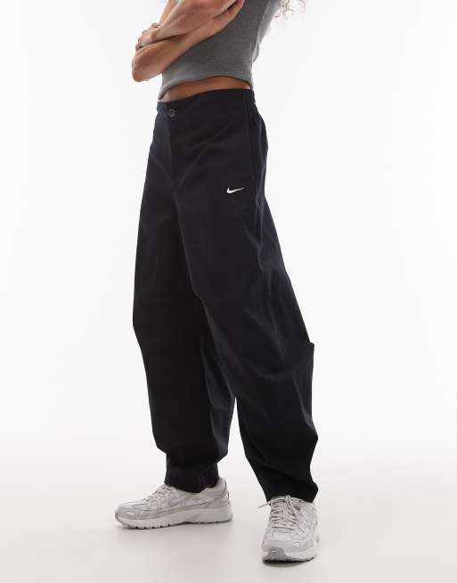 Nike Street barrel leg pants in black, 2 of 5