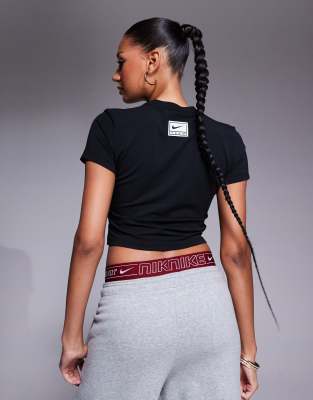 Nike Street Graphic Cropped T-shirt In Black