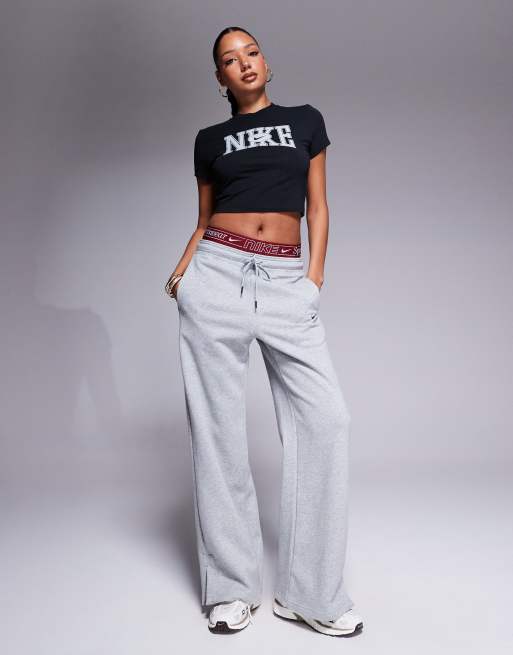 Nike Street graphic cropped t-shirt in black | ASOS