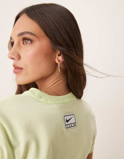 売れ筋商品|||ナイキ Tシャツ レディース トップス SLIM CROP TEE STREET - Print T-shirt - lime Nike Street graphic cropped t-shirt in lime green | ASOS