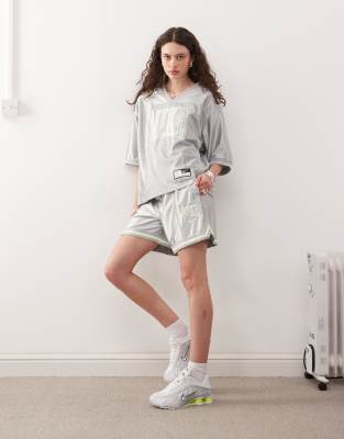 Nike Sportswear Street Oversize Short Sleeeve Graphic Jersey