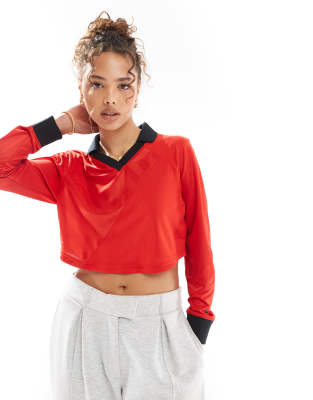 Nike - Street - Langärmliges Trikotshirt in Rot und Schwarz