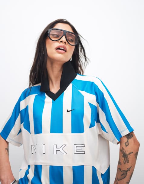 Nike – Street Stripe – Niebiesko-biały T-shirt z dżerseju - view 1
