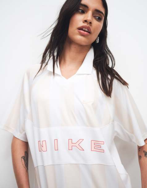 Nike – Street – Trikot-T-Shirt in Weiß und Beige gestreift - view 1