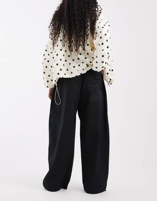 Nike Street utility vævede oversized bukser i sort, 3 af 5