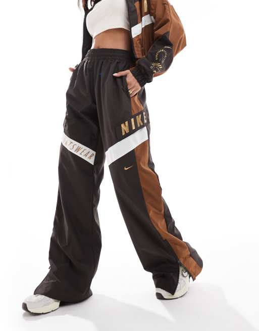 Nike Streetwear – Brązowe spodnie z tkaniny