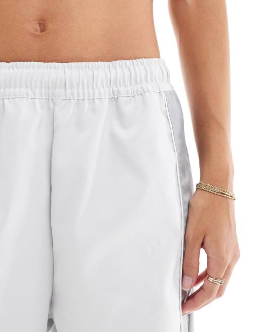 Nike – Streetwear – Hose aus Webstoff in Hellgrau, 5 von 5
