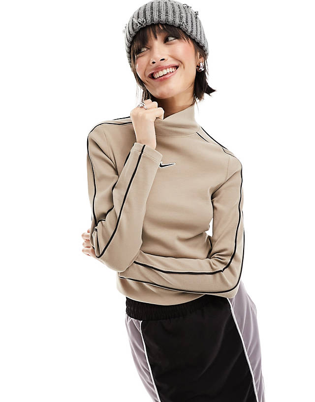 Nike - streetwear mock neck long sleeve in beige and black
