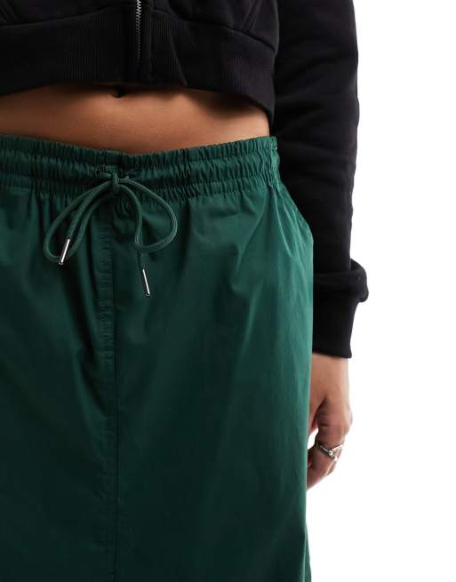 Nike Streetwear woven parachute skirt in dark green, 4 of 5