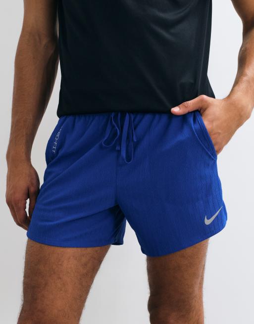 Nike Stride Aerofit 5-inch shorts in blue, 4 of 5