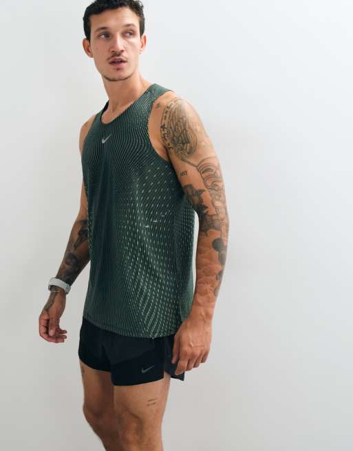 Nike Stride Aerofit tank top in black and green, 2 of 5