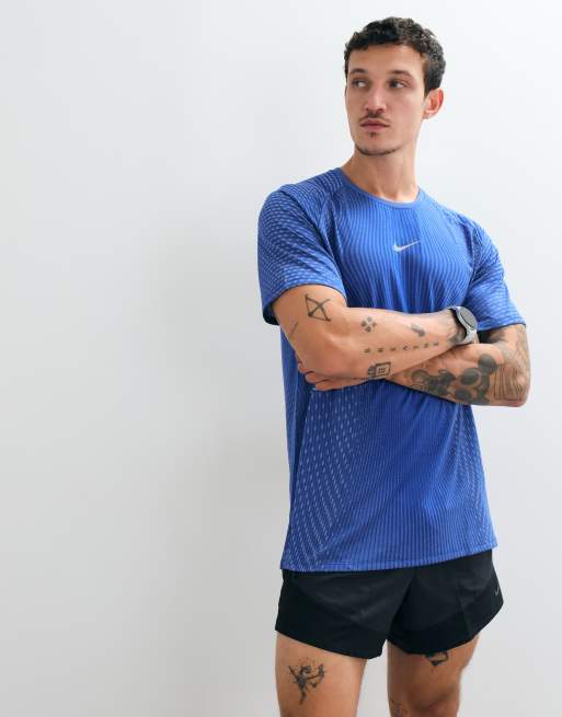 Nike Stride Aerofit top in blue, 2 of 5