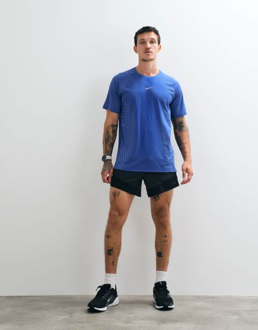 Nike Stride Aerofit top in blue, 3 of 5