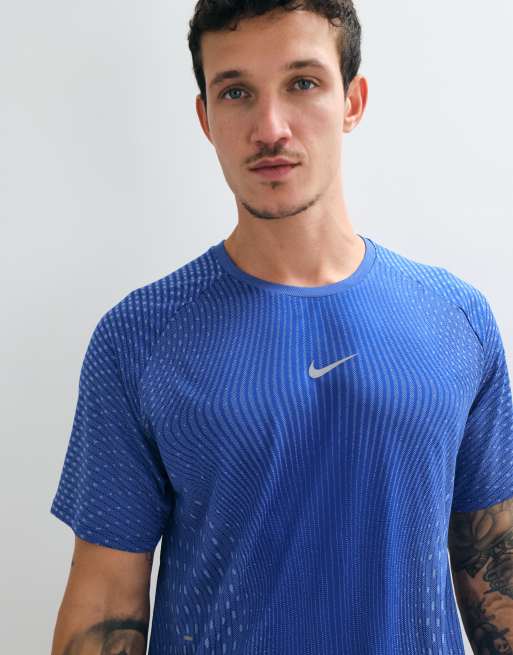 Nike Stride Aerofit top in blue, 5 of 5