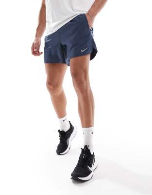 Nike Stride Shorts In Blue