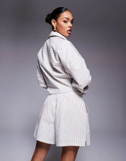 Nike striped poplin shorts in light gray, 4 of 5