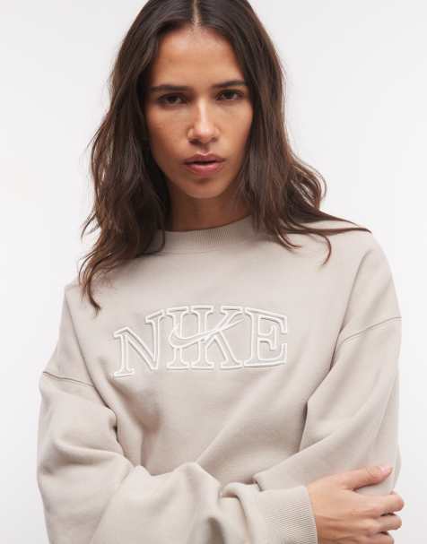 Nike Studio Fleece mellantjock sweatshirt med grafiskt tryck i krämfärg - view 1