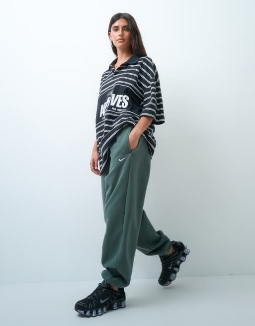 Nike Studio Fleece mid-weight high rise oversized cuffed jogger in green, 4 of 5