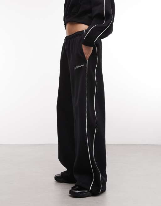 Nike Studio Fleece mid-weight scallop lined jogger in black, 2 of 5