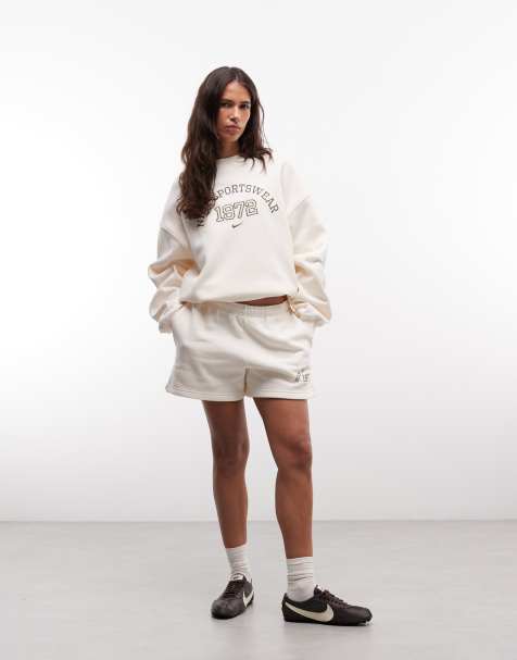 Nike – Studio Fleece – Oversize-Set im College-Stil in Cremeweiß - view 1