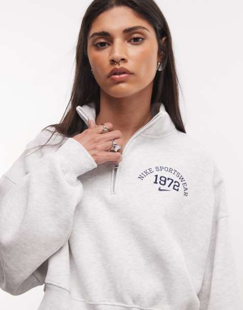 Nike Studio Fleece oversize varsity con mezza zip in grigio chiaro - view 1
