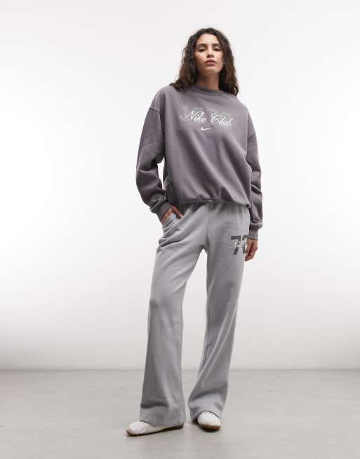 Nike Studio Fleece oversized 1972 sweat in grey, 2 of 4
