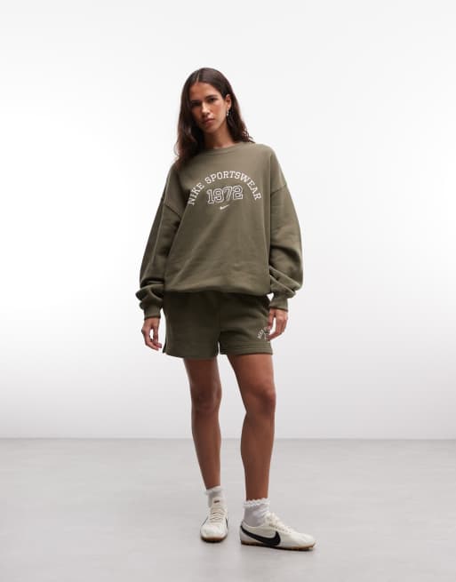 Nike Studio Fleece oversized varsity sweatshirt in kaki, 2 van 4