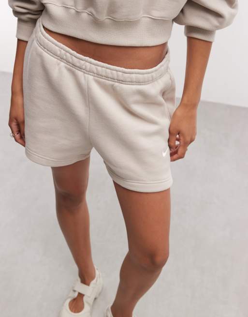 Nike Studio Fleece shorts in cream, 3 of 5