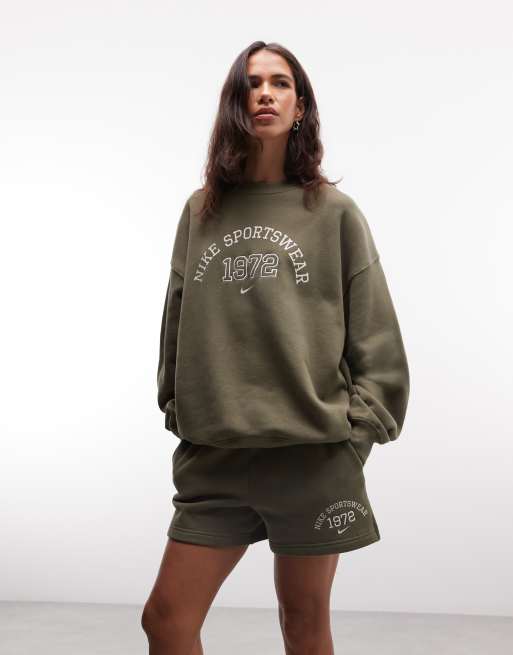 Nike Studio Fleece varsity shorts in khaki, 2 of 5