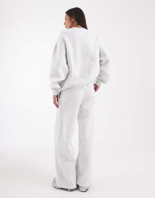 Nike Studio Fleece wide leg sweatpants in light gray, 3 of 5
