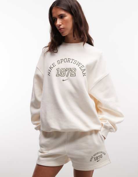 Nike - Sudadera varsity oversize Studio Fleece en crema - view 1