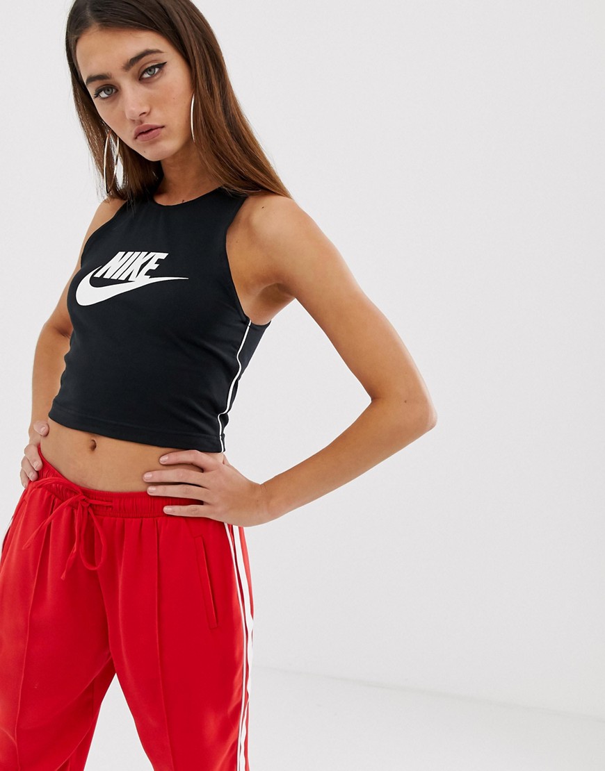 Nike – Svart, kort linne i figursydd modell