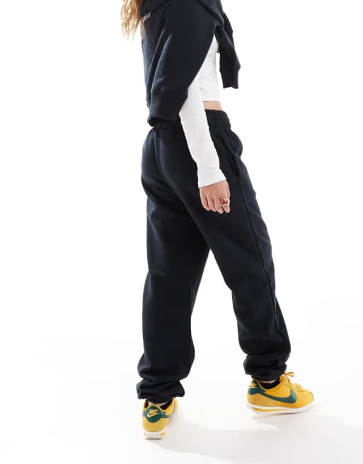 Nike – Svarta mjukisbyxor i fleece med swoosh-logga , 2 av 5