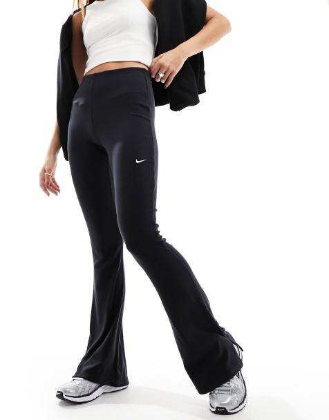 Nike – Svarta, smalribbade, utsvängda leggings - view 1