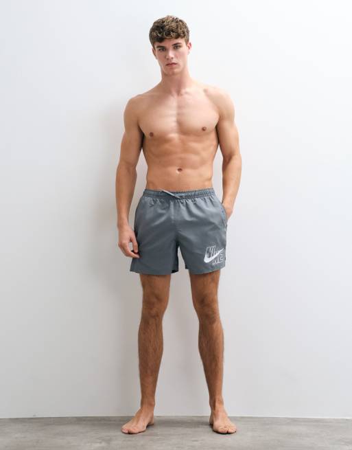 Nike Swim Short de volley 5 pouces en gris froid, 4 de 5