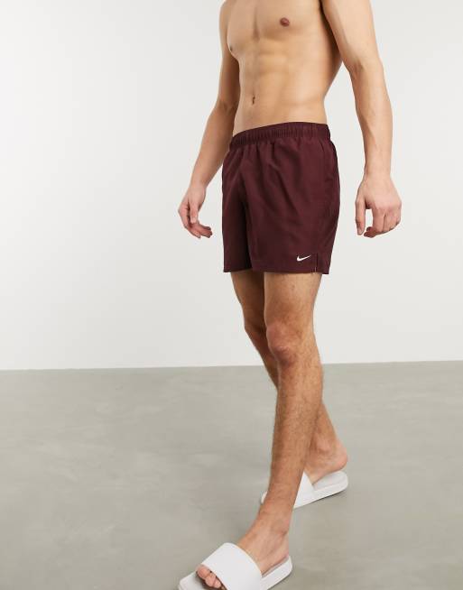 Nike Swimming - 5 inch volleyshort in bordeauxrood
