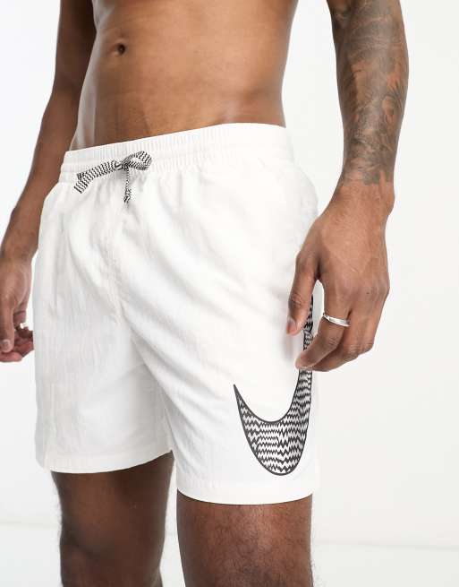 Nike Swimming – Białe szorty o długości 5 cali z wewnętrznymi nogawkami i logo Swoosh  