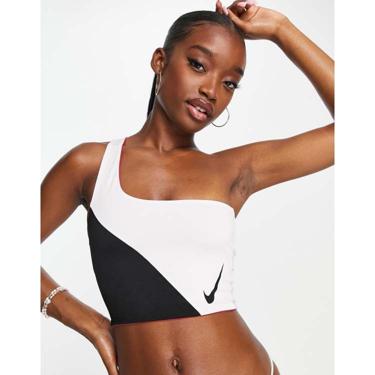 Black and clearance white nike swimsuit