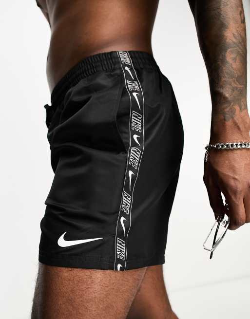 Nike Swimming - Icon Volley - Short de bain 5 pouces en satin avec bande griffée - Noir, 2 de 4