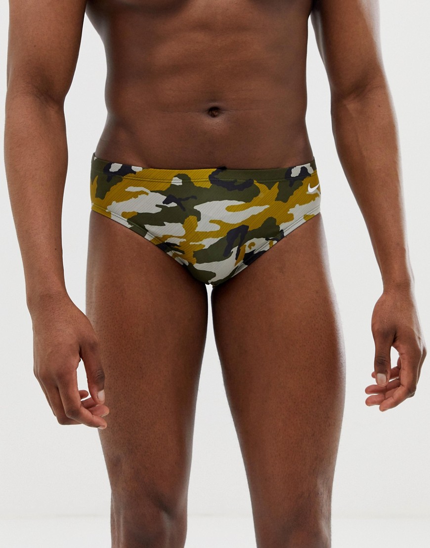 Nike Swimming – Khakifärgade badbyxor med kamouflagemönster NESS9100-211-Grön