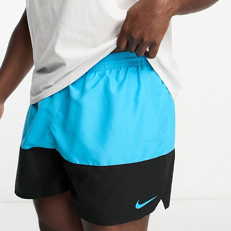 Nike Swimming Plus – Volley-Badeshorts mit Blockfarbendesign in Blau und  Schwarz – 5 Zoll Schrittlänge | ASOS
