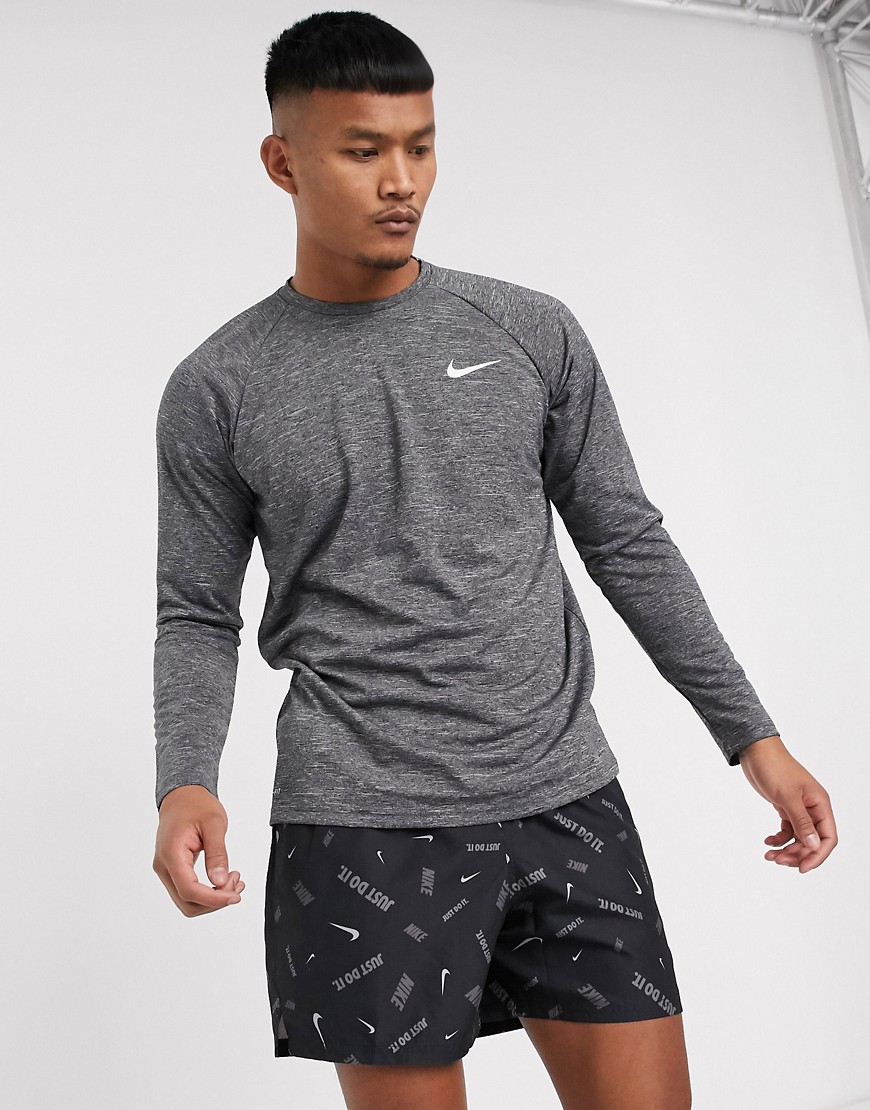 Nike Swimming - sort hydroguard t-shirt med lange ærmer