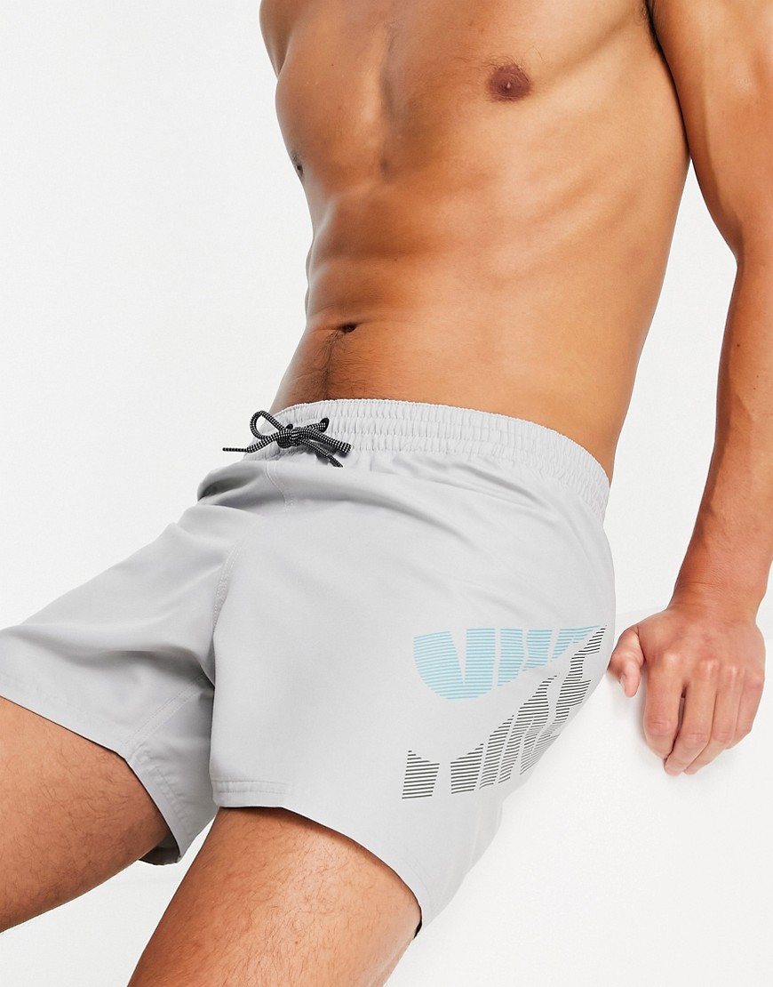 Nike Swimming – Volley-Shorts in Grau, 5 Zoll