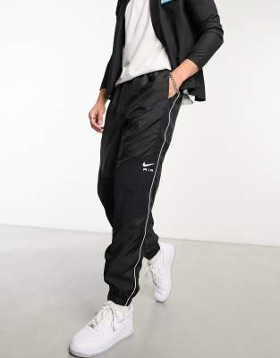 Nike woven 2024 joggers black