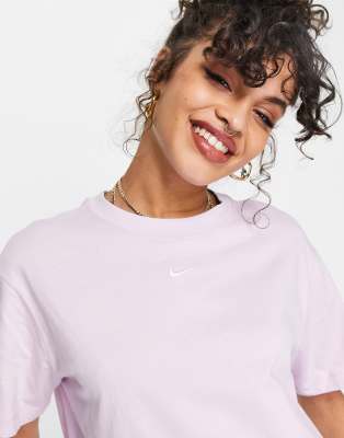 Nike Swoosh boyfriend t-shirt in lilac-Purple