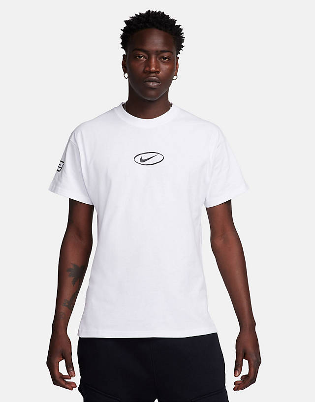 Nike - swoosh central logo t-shirt in white